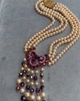 Costume pearl and purple rhinestone bib necklace, 1990s — vidéo