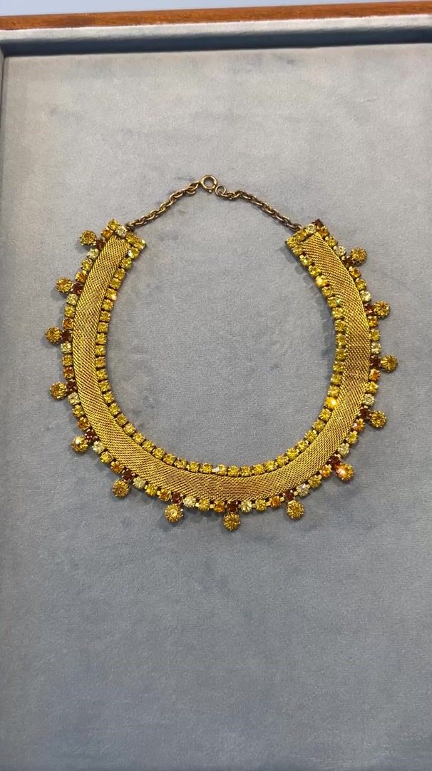 Shiny Gala Necklace golden shades — vidéo