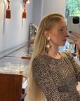 Baroque Cross and Rose Clip-On Earrings in Golden Metal — vidéo