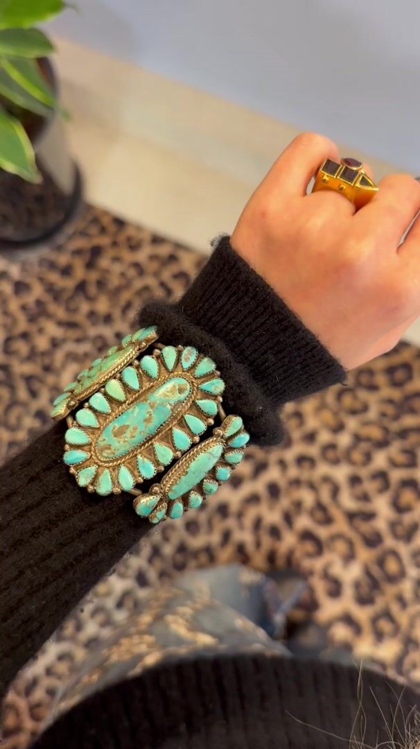 Navajo silver and turquoise cuff bracelet — vidéo