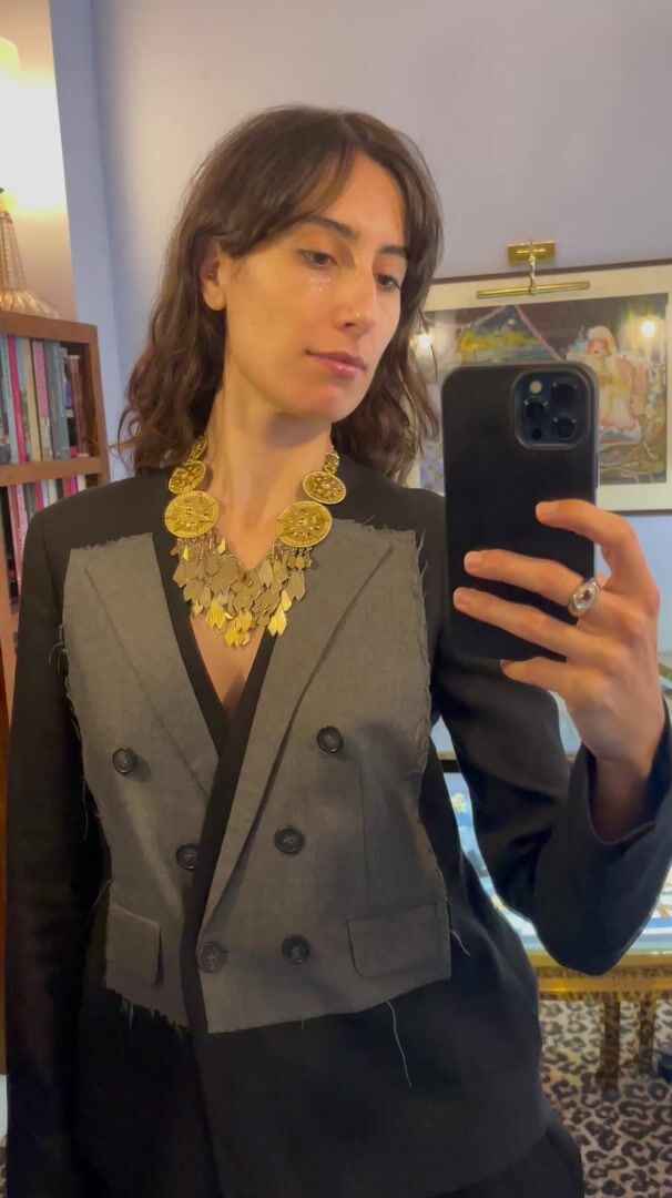 1970s Golden Flower Statement Necklace — vidéo