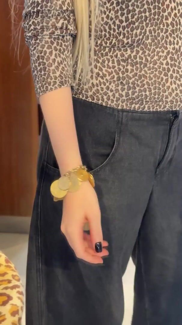 Yves Saint Laurent 1976 « Gypsy » Coin Bracelet — vidéo