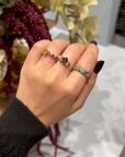 Silver ring with garnet and moissanites — vidéo