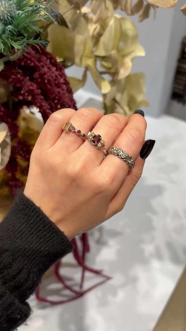 Bague mignonne en argent, citrine et tourmaline — vidéo
