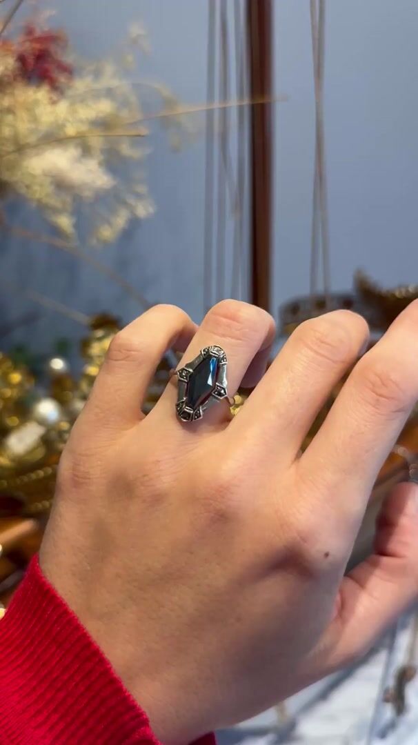 Art Deco Marquise Ring in Silver, Hematite and Marcasite — vidéo