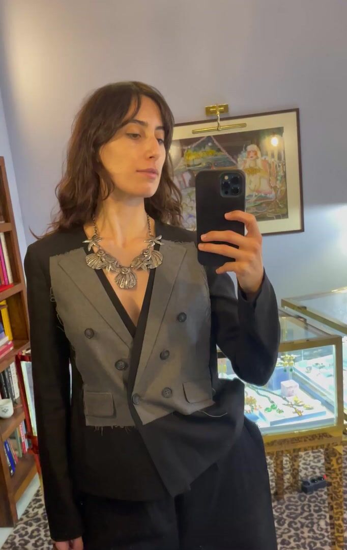 Pache Paris Silvery Metal Shell Necklace — vidéo